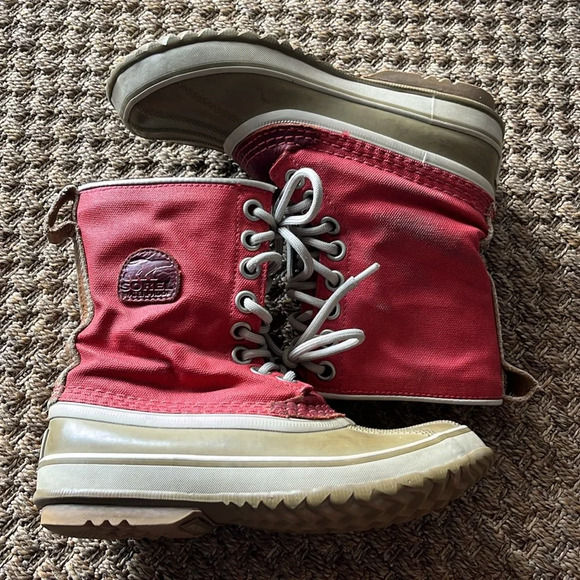 Sorel Women’s Women’s Red Boots Size 5 - Picture 3 of 11